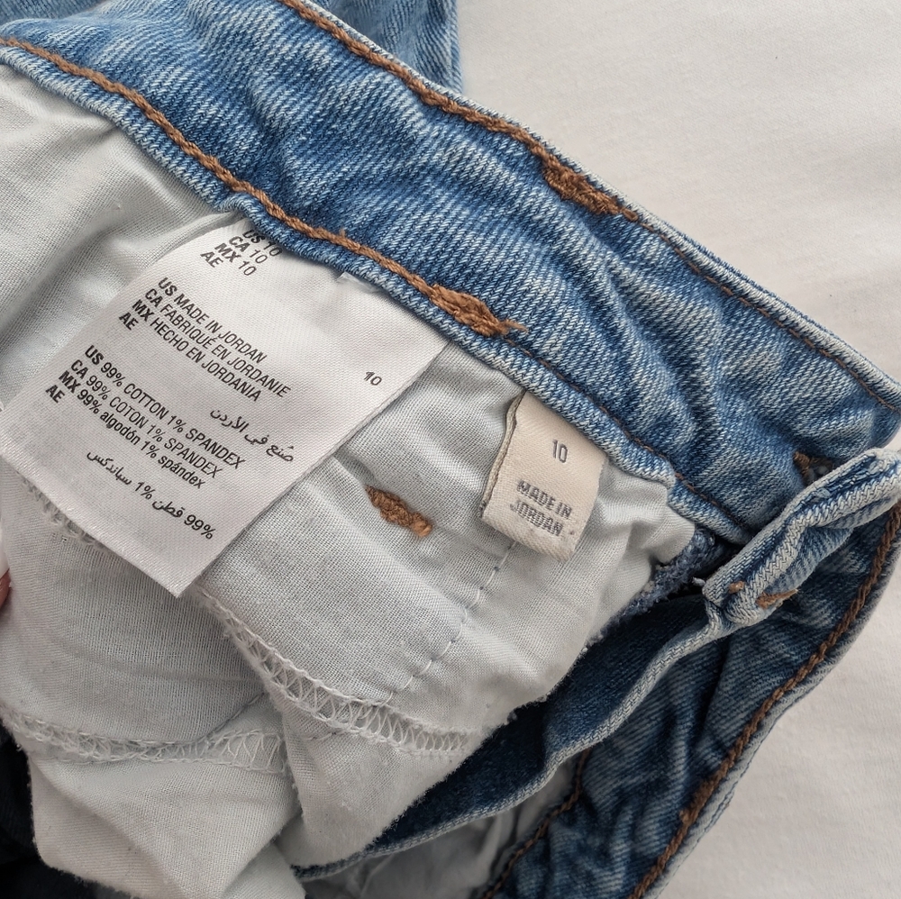 Capri Jeans - Picture 5 of 6